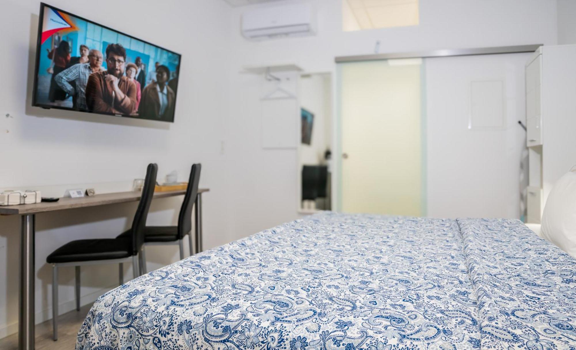 Private Room #1 With King Size, Ground Floor, Ac, Only 2Min To Rab Рамщайн-Мизенбах Екстериор снимка