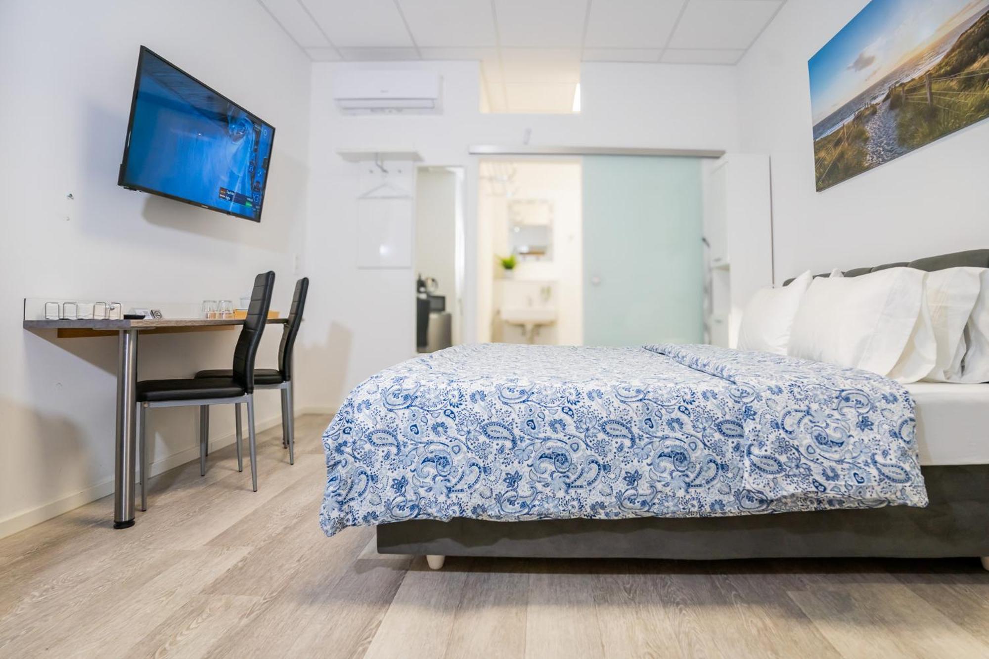 Private Room #1 With King Size, Ground Floor, Ac, Only 2Min To Rab Рамщайн-Мизенбах Екстериор снимка